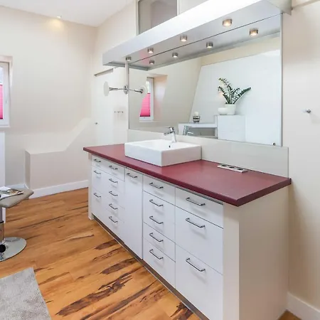 Apartment Roter Balkon